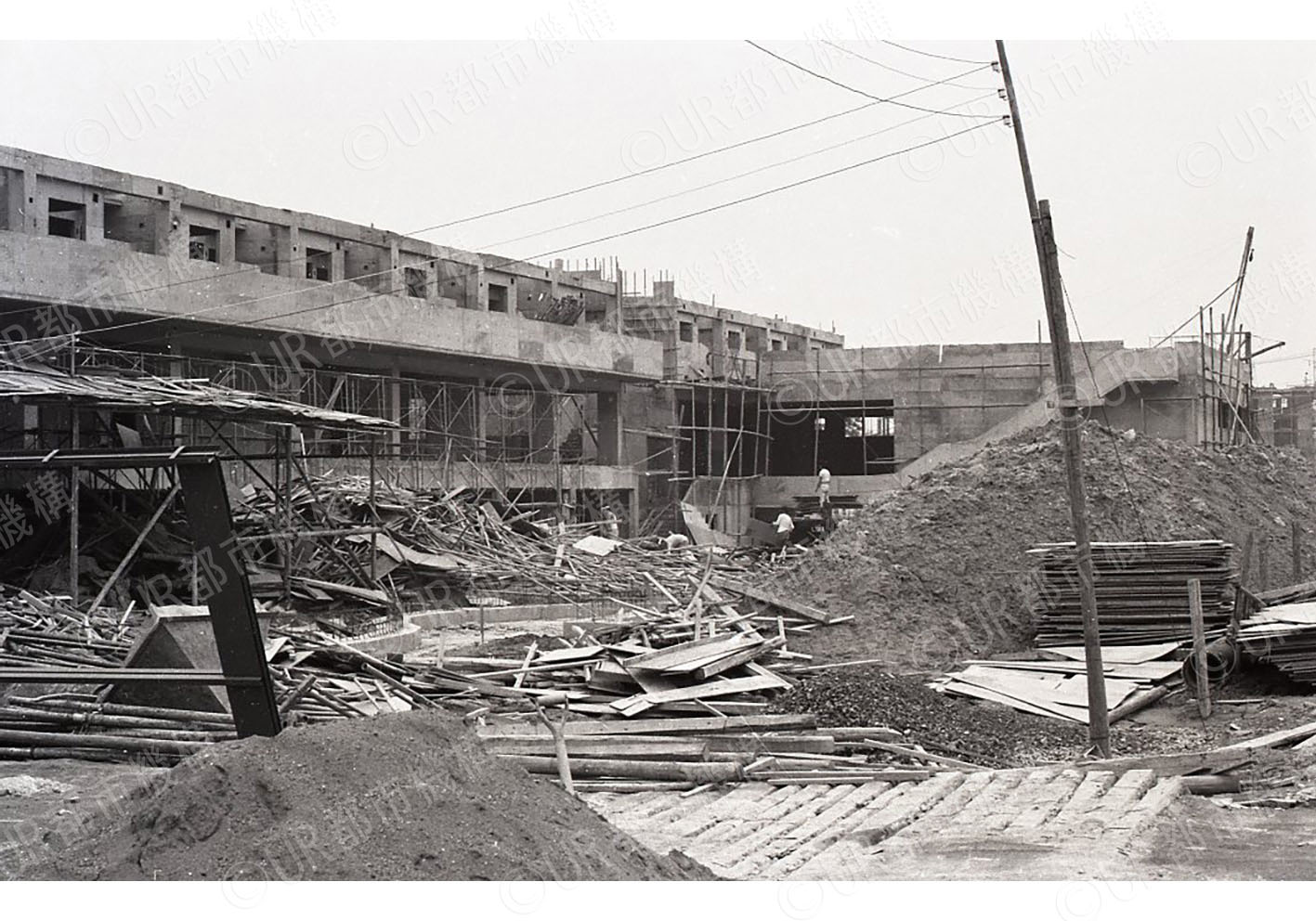 団地内施設建設中