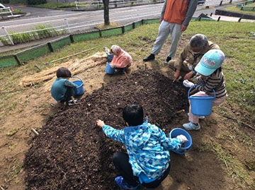 苗床へ植え付けるワークショップ