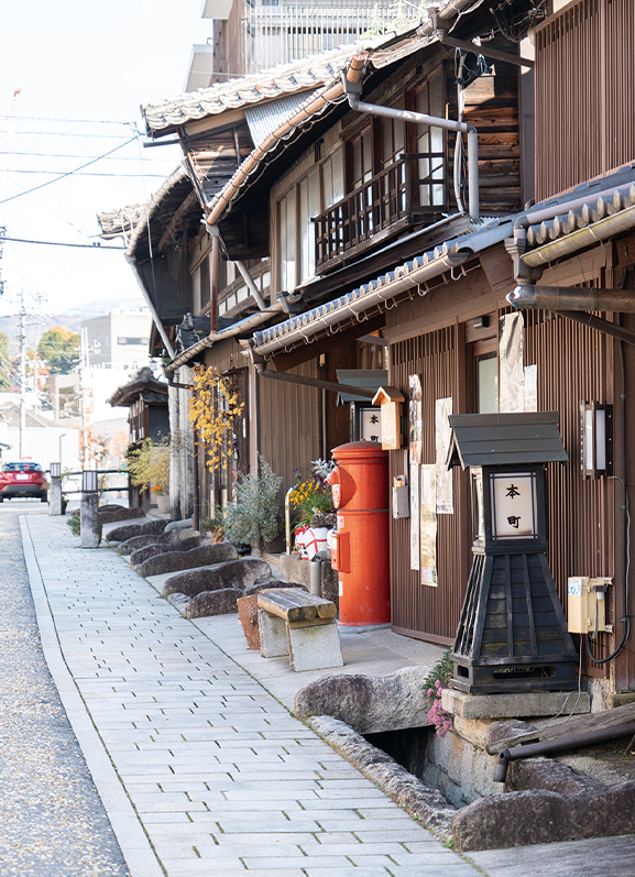 中山道の宿場町、中津川宿の歴史を感じさせる中心市街地