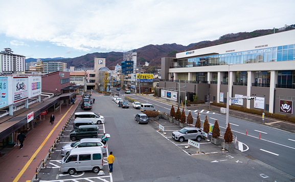 上諏訪駅前の様子