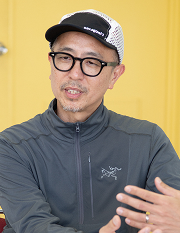 壁紙屋本舗ラボ店長の林さん