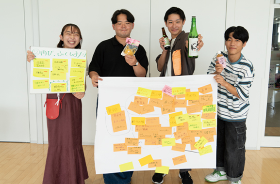 発表を終えてポーズと取っている写真(3)