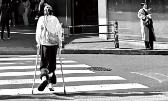 けがをした人の写真