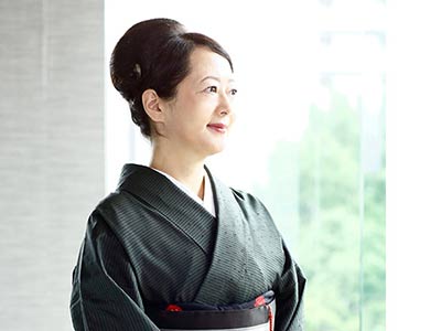 裏地 桂子さん 写真