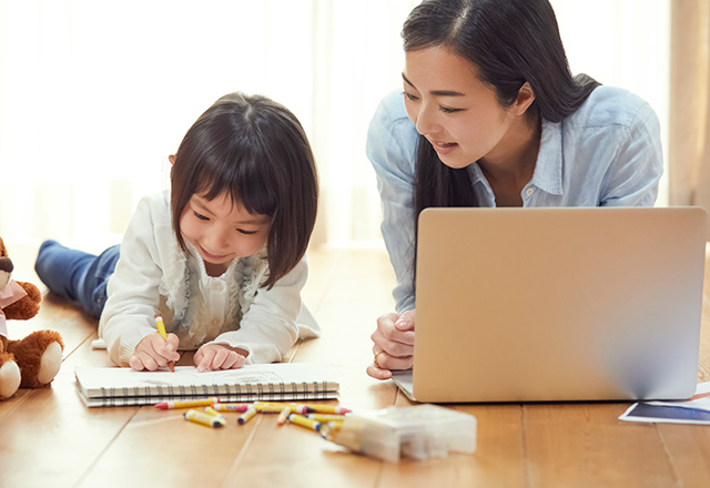 雨の日に楽しむ家遊びの種類 子どもの年齢で分けた選び方のポイント くらしのカレッジ ｕｒ賃貸住宅