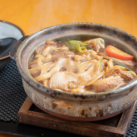 【団地のグルメ】引き継がれた伝統の味と自家製の手打ち麺が光る！牛巻団地で見つけたおいしいお店「手打ちめん処 丸太屋」イメージ画像
