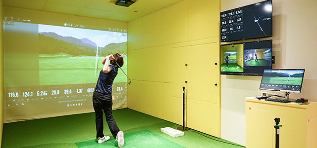 【団地のお店】最高精度のシミュレーターを使って自分のペースで上達!「晴海アイランド トリトンスクエアビュープラザ」で見つけたお店「トリトンゴルフスタジオ晴海」イメージ画像