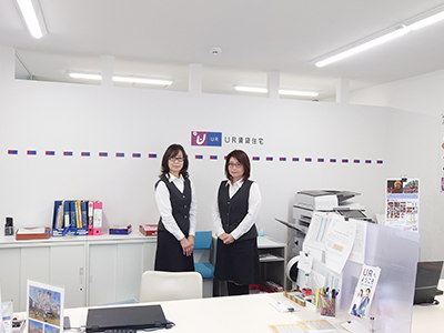 UR賃貸ショップ布袋駅前の写真2