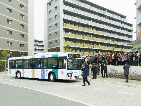 ワカヒサージュまちびらき　バス