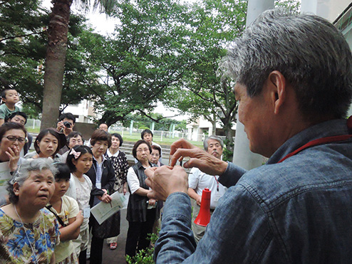 第十回茶話会 （これから茶話会 緑のカーテン〜摘芯編〜）説明をきく参加者3