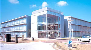 稲田大学理工学総合研究センター（私立）写真