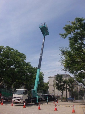 高所作業車の乗車体験の写真