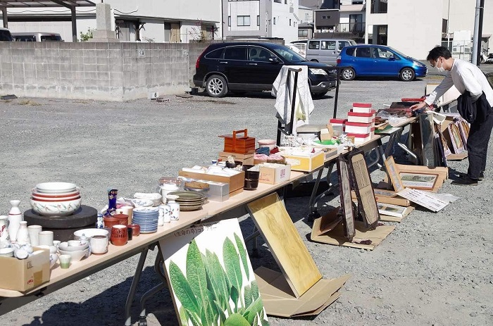 フリーマーケットに出品された商品