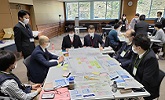 復興まちづくり計画に対する意見を出し合う参加者
