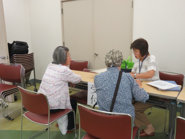 高齢者相談会の様子の写真