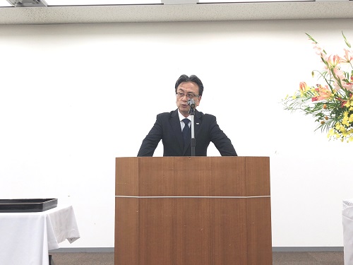 感謝を述べるＵＲ東日本賃貸住宅本部長の田島満信の写真