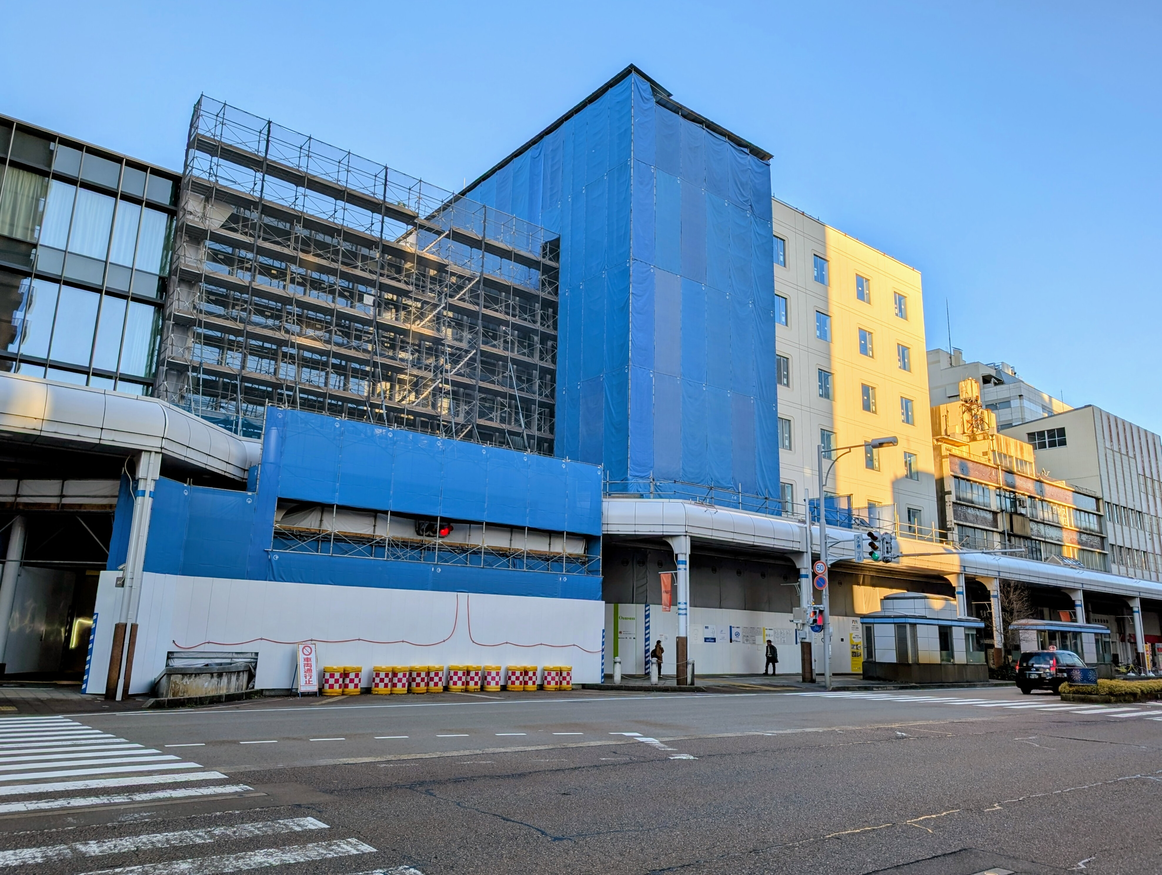 令和７年12月撮影のＢ街区建物写真