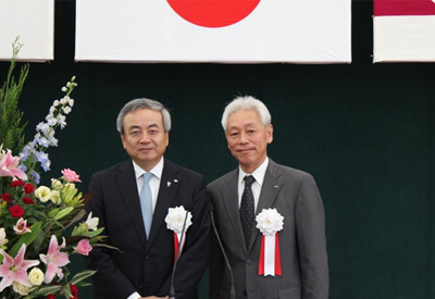 写真：菅原市長（左）とＵＲ小山震災復興推進役