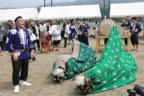 写真：獅子振り披露会の様子1