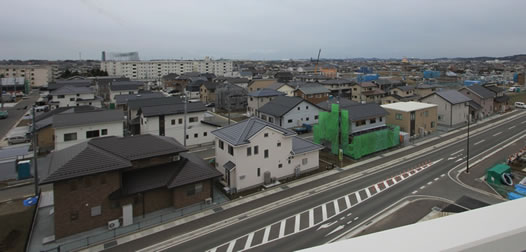 写真：あおい地区内の自立再建地区。既に完成した住宅も多く、新しい生活が着々と始まっています