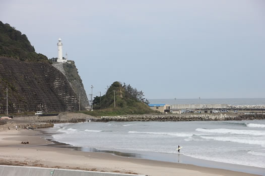 写真:豊間の海岸の様子。震災前は東北の湘南として海水浴客で賑わう地域でした