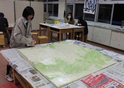 写真:模型製作の様子2