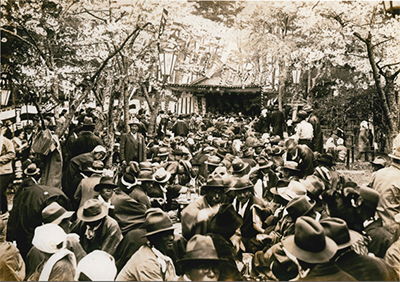 写真：明治時代の観桜会