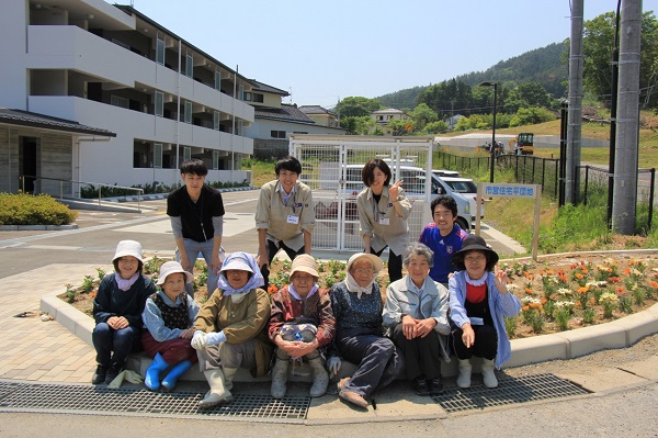 写真：活動に参加した住民の方々、大船渡市・岩手大学・ＵＲの職員