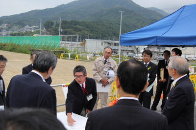 写真：大臣視察2