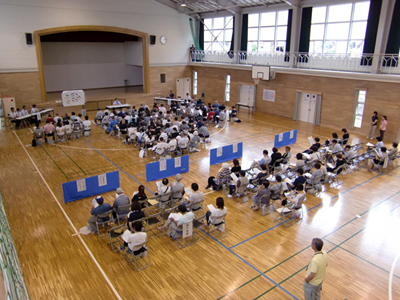 写真：入居説明会の様子