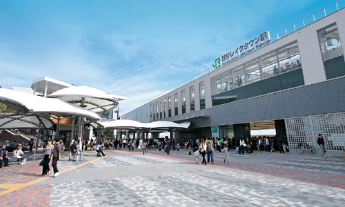 JR越谷レイクタウン駅前の写真