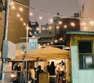 PLUS　LOBBYのイベント開催時の外観