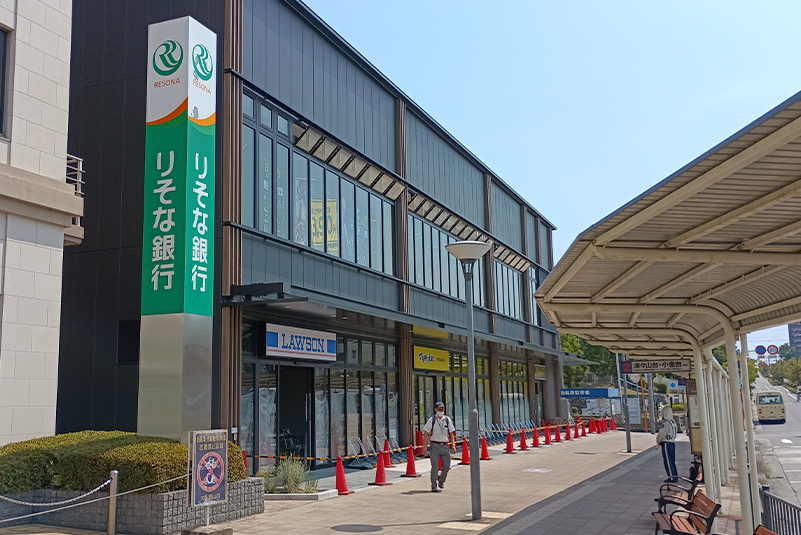 「金剛」駅東口