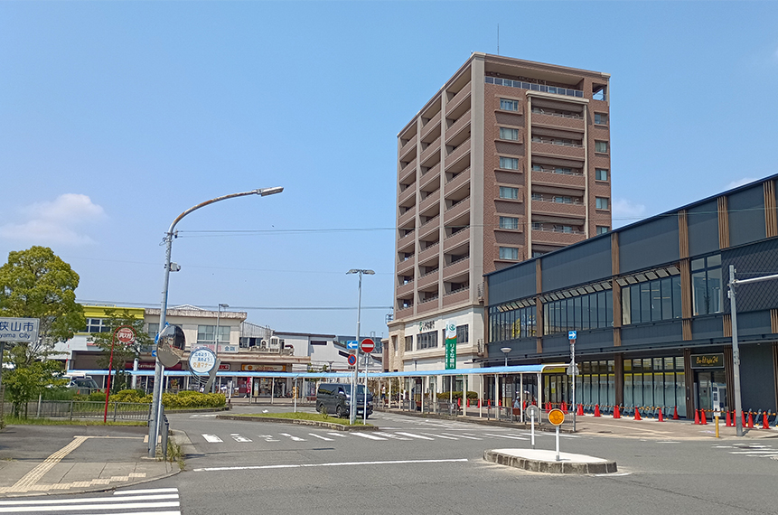 南海高野線「金剛」駅東口