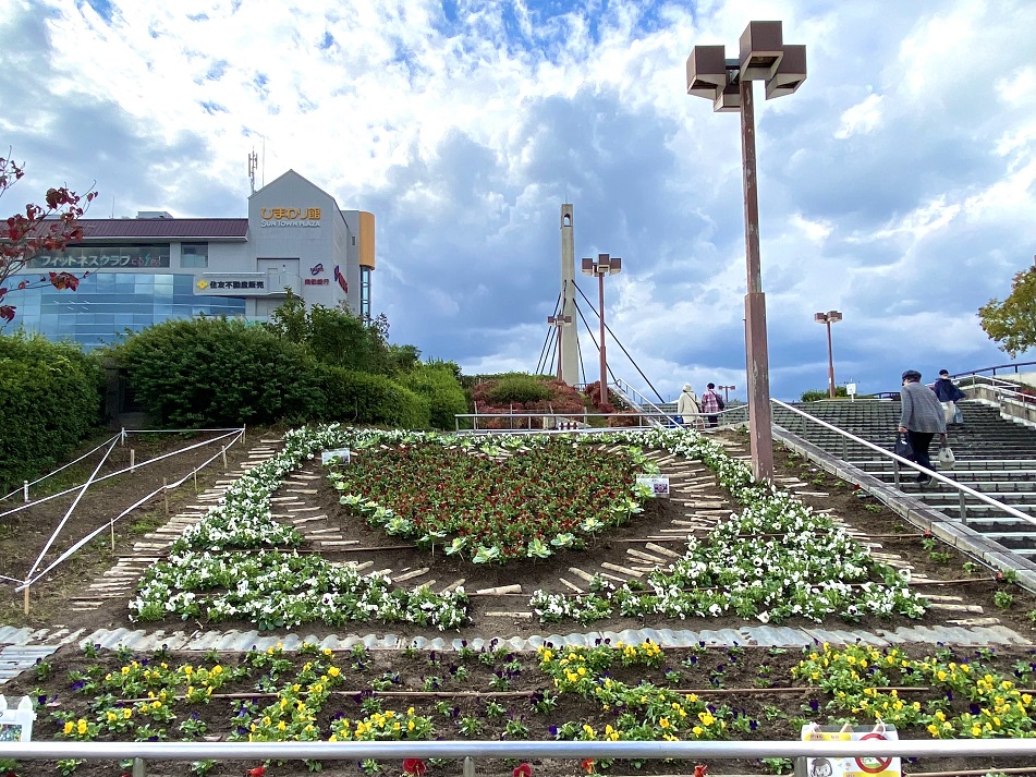 picture ハートの形をした花壇の全景