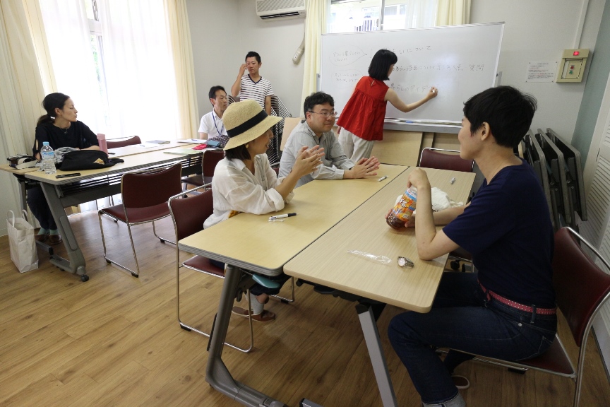 写真４：京都洛西移住・交流体験ツアー（ＵＲ団地の住戸見学）