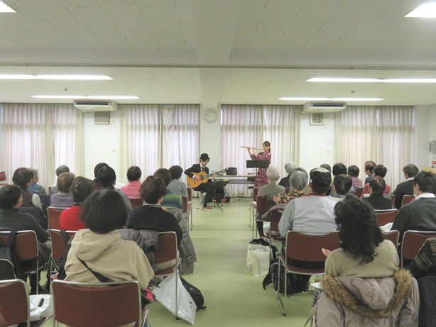 写真3:音楽コンサート(男山団地)